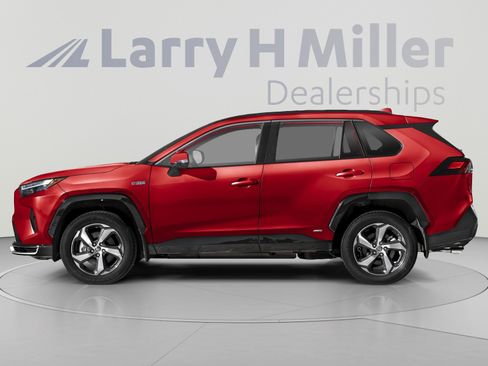 Used 2023 Toyota RAV4 SE w/ Weather & Moonroof Package AWD/4WD image 3