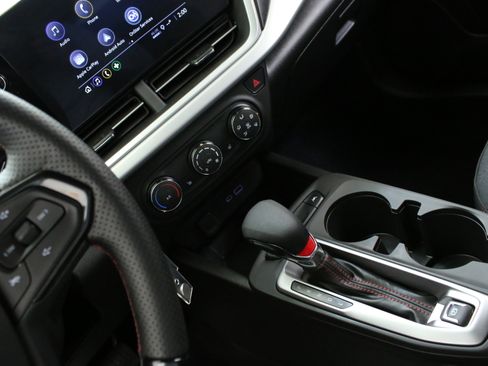 Certified 2024 Chevrolet Trax RS w/ Sunroof Package FWD image 19