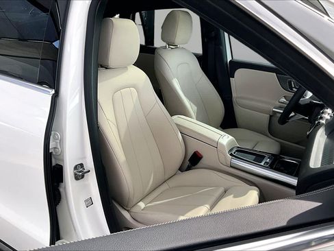 Certified 2026 Mercedes-Benz GLA 250 4MATIC image 9