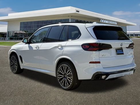 New 2026 BMW X5 sDrive40i image 7