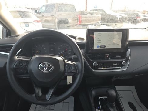Used 2025 Toyota Corolla LE image 11