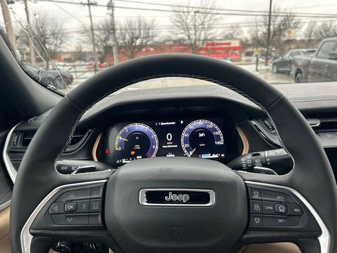 New 2026 Jeep Grand Cherokee Limited AWD/4WD image 17
