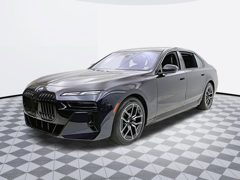 Used 2023 BMW i7 xDrive60 AWD/4WD image 2