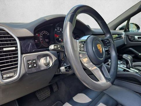 Used 2021 Porsche Cayenne AWD/4WD image 9
