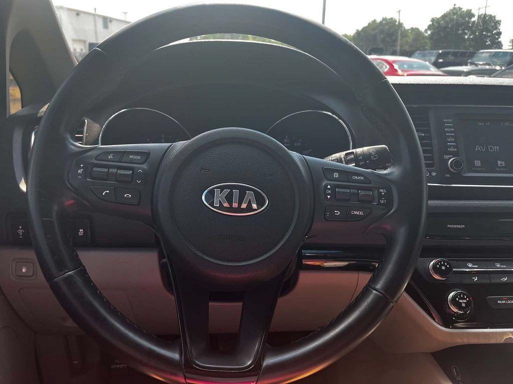Used 2019 Kia Sedona EX w/ Paint Protection Package FWD image 9
