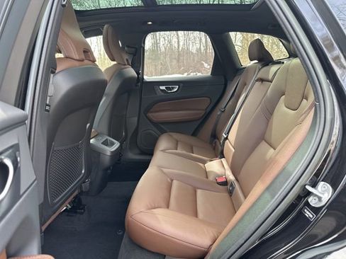 Certified 2023 Volvo XC60 B5 Plus w/ Climate Package image 13