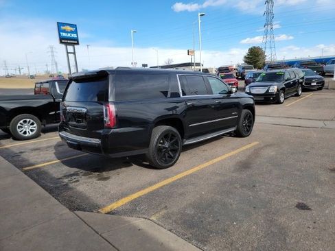 Used 2019 GMC Yukon XL Denali image 5