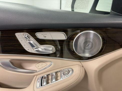 Used 2020 Mercedes-Benz GLC 300 image 22