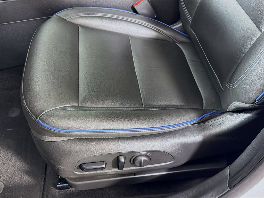 Used 2024 Buick Envista Sport Touring w/ Convenience I Package FWD image 21