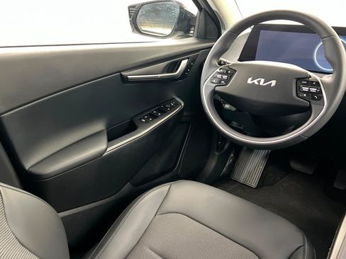 Used 2024 Kia EV6 Light RWD image 11