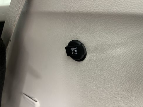 Used 2023 Chrysler Pacifica Touring-L image 29