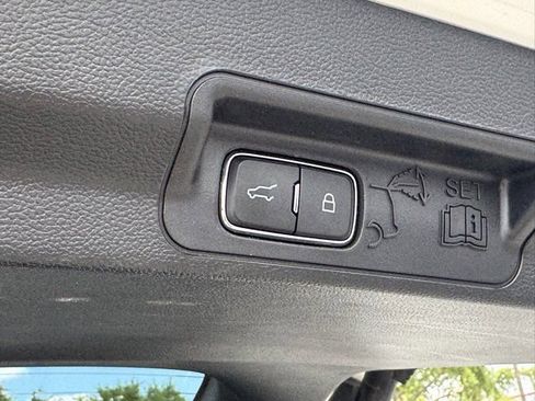 Used 2023 Ford Explorer Platinum w/ Technology Package AWD/4WD image 8