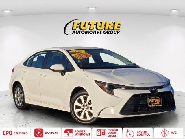 Certified 2025 Toyota Corolla LE FWD image 1