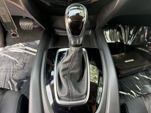 Used 2019 Nissan Rogue S w/ Special Edition Package FWD image 26