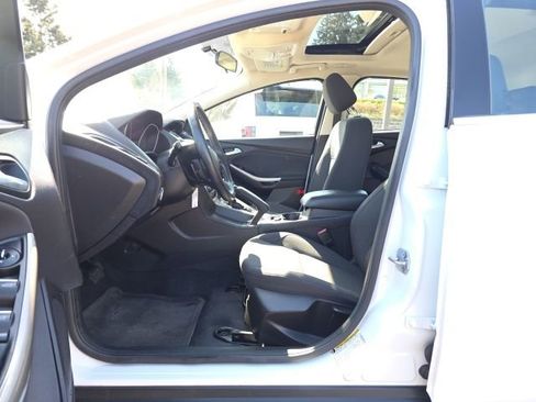 Used 2012 Ford Focus SEL image 9