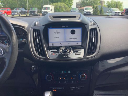 Used 2017 Ford Escape Titanium AWD/4WD image 10