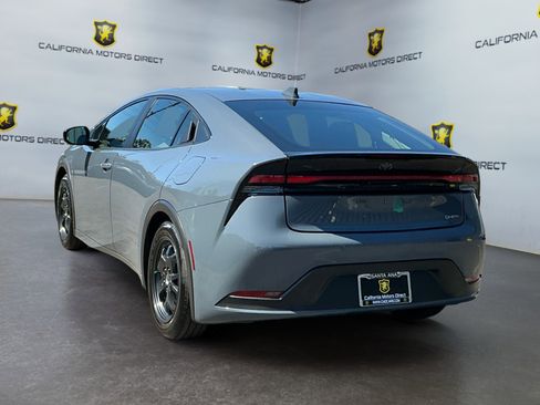 Used 2025 Toyota Prius LE image 7