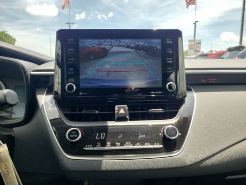Used 2022 Toyota Corolla LE FWD image 27