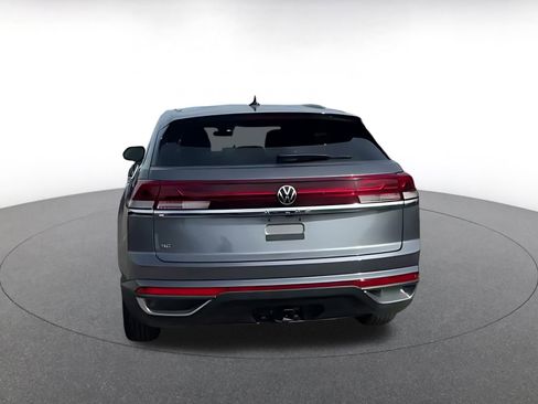 Used 2025 Volkswagen Atlas Cross Sport SE image 16