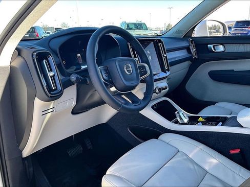 Used 2023 Volvo XC40 B5 Plus w/ Protection Package image 17