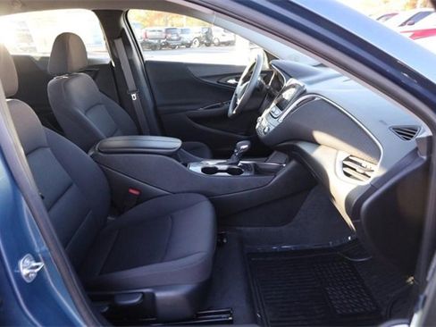 Used 2024 Chevrolet Malibu LT image 25