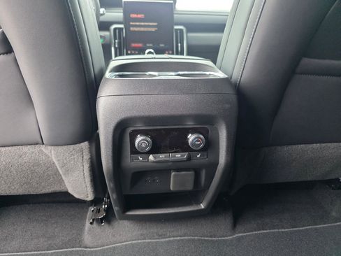 Used 2026 GMC Acadia Elevation w/ Black Edition AWD/4WD image 24
