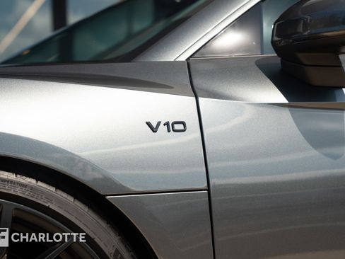 Used 2020 Audi R8 V10 w/ Carbon Exterior Package image 9