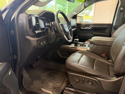 Used 2024 Chevrolet Silverado 1500 LTZ AWD/4WD image 12
