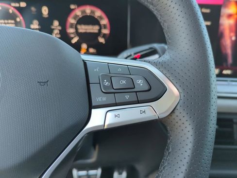 New 2026 Volkswagen Tiguan SE R-Line image 38