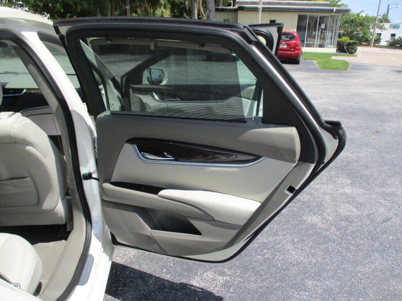 Used 2013 Cadillac XTS Platinum FWD image 27
