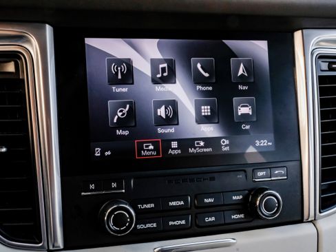 Used 2017 Porsche Macan S image 27