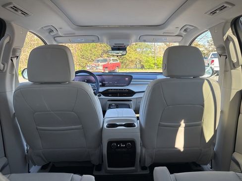 New 2026 Buick Enclave Avenir w/ Super Cruise Package AWD/4WD image 15