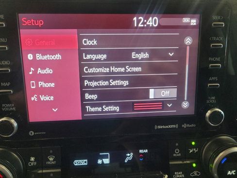 Used 2021 Toyota Highlander XLE FWD image 25