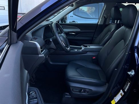 Used 2025 Toyota Grand Highlander FWD image 10