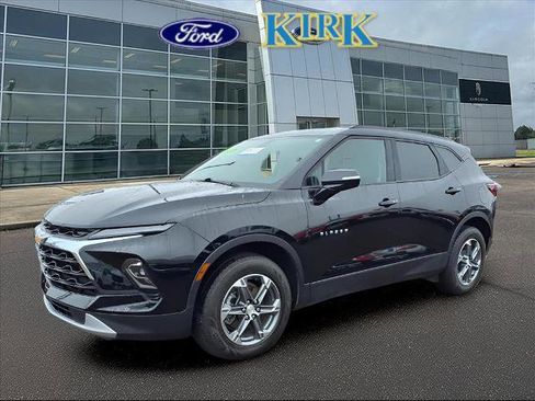 Used 2023 Chevrolet Blazer LT w/ Sound & Technology Package image 2