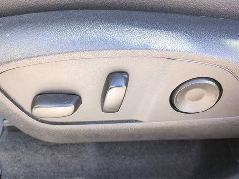 Used 2025 Chevrolet Traverse LT w/ Sun and Wheel Package image 23