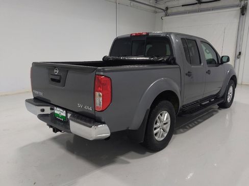 Used 2017 Nissan Frontier SV image 9