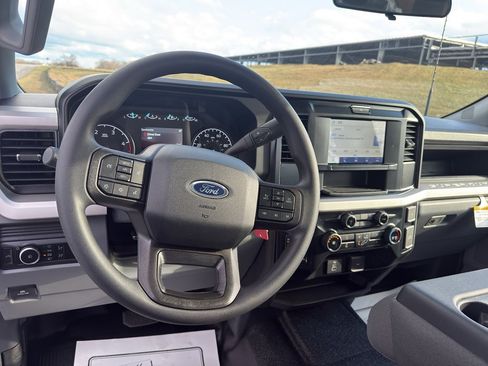 New 2026 Ford F450 XL w/ XL Chrome Package image 9