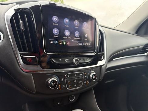 Used 2021 Chevrolet Traverse LT FWD image 15