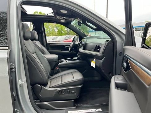 Used 2025 Chevrolet Tahoe High Country AWD/4WD image 27