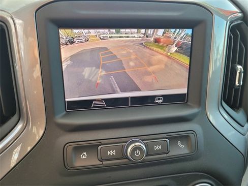 Used 2024 Chevrolet Silverado 1500 Custom image 18