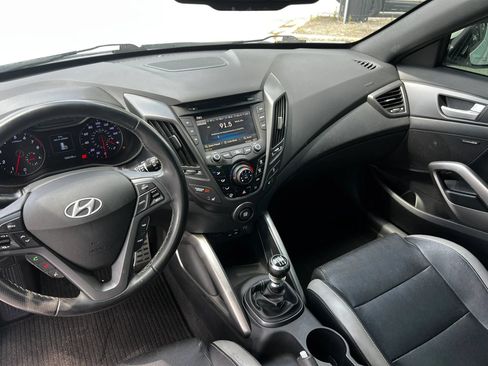 Used 2016 Hyundai Veloster Turbo FWD image 11