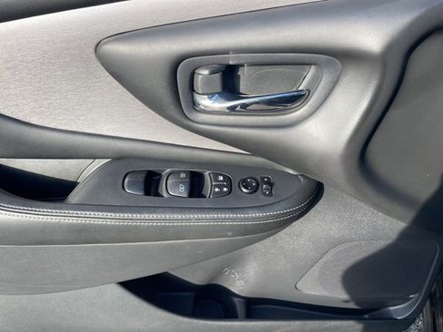 Used 2020 Nissan Murano SV image 19