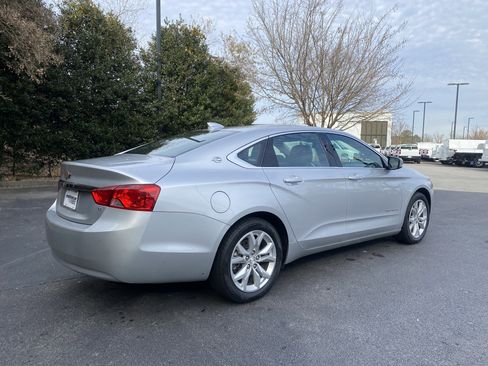 Used 2020 Chevrolet Impala LT w/ LT Convenience Package image 9