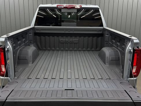 Used 2026 GMC Sierra 1500 AT4 w/ AT4 Premium Package AWD/4WD image 17