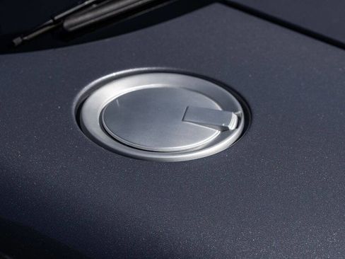 Used 2006 Ford GT image 89