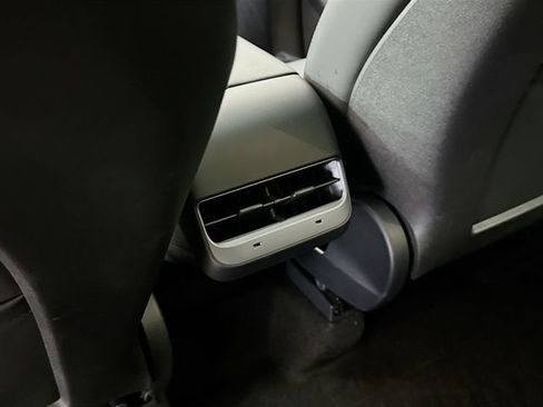Used 2024 Tesla Model Y Performance AWD/4WD image 24