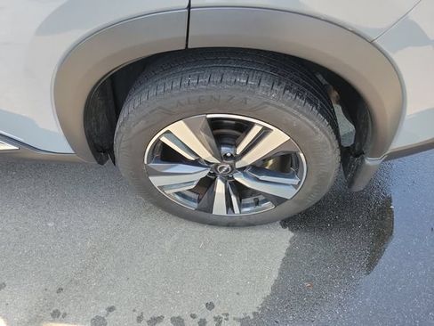 Used 2023 Nissan Rogue SL AWD/4WD image 7