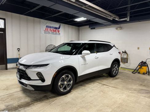 Certified 2025 Chevrolet Blazer LT w/ Convenience Package image 1