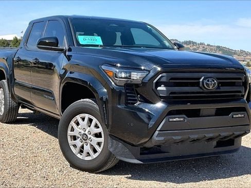 Used 2025 Toyota Tacoma SR5 AWD/4WD image 3
